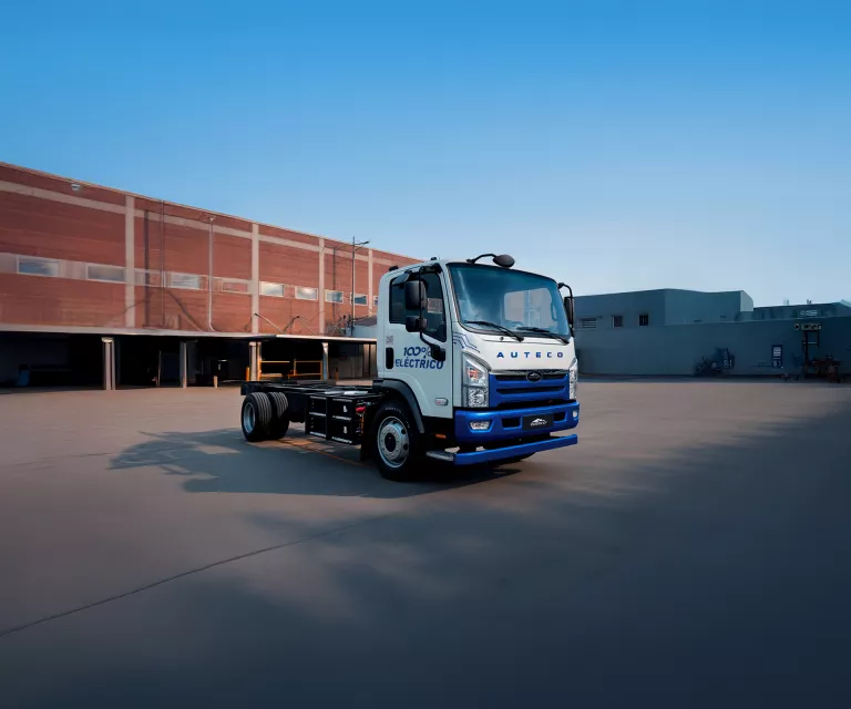 vekstar-auteco-e-supetruck-11.1t-galeria-exterior-01