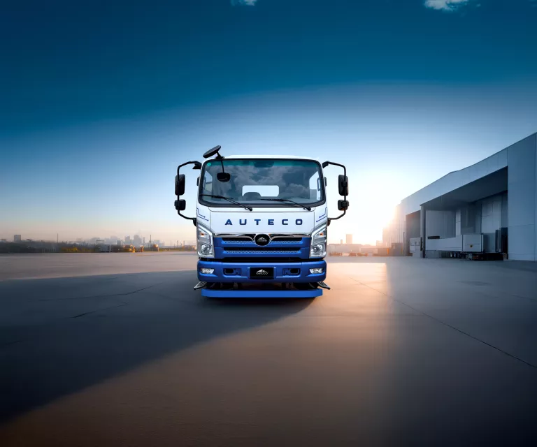 vekstar-auteco-e-supetruck-11.1t-galeria-exterior-03-2025